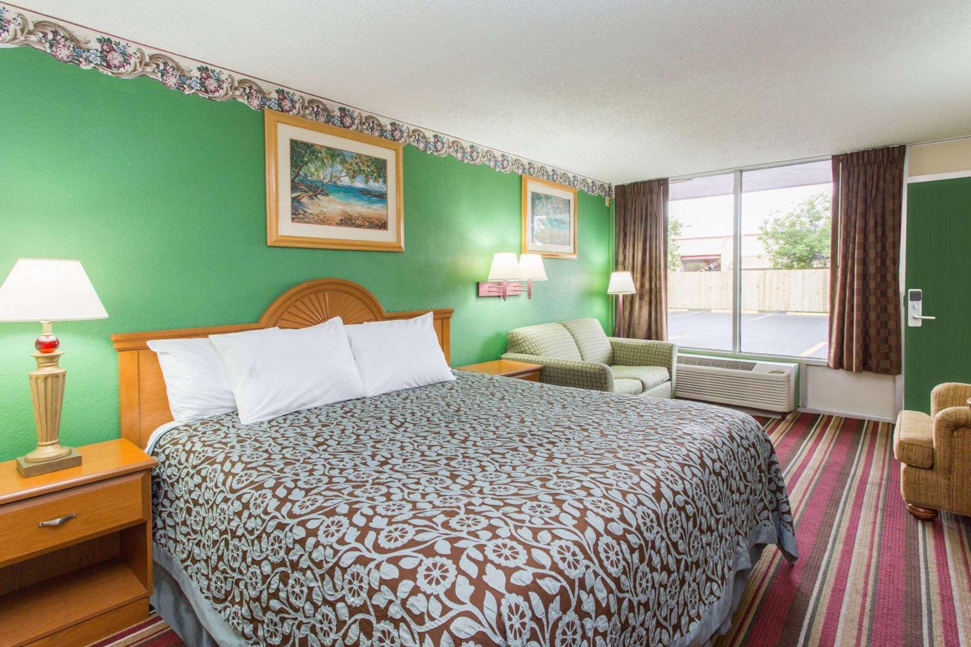 Days Inn By Wyndham Fort Myers Buitenkant foto