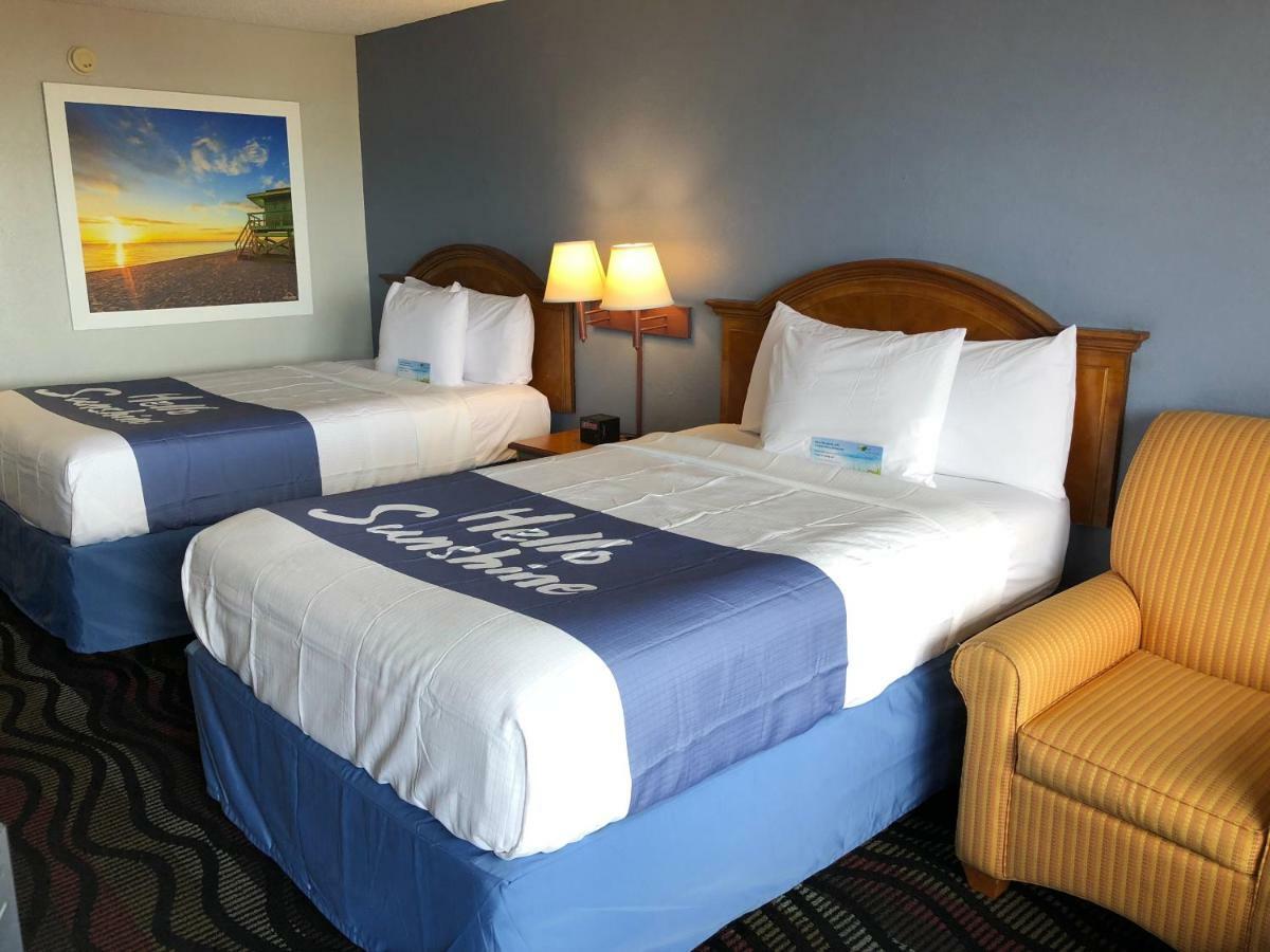 Days Inn By Wyndham Fort Myers Buitenkant foto
